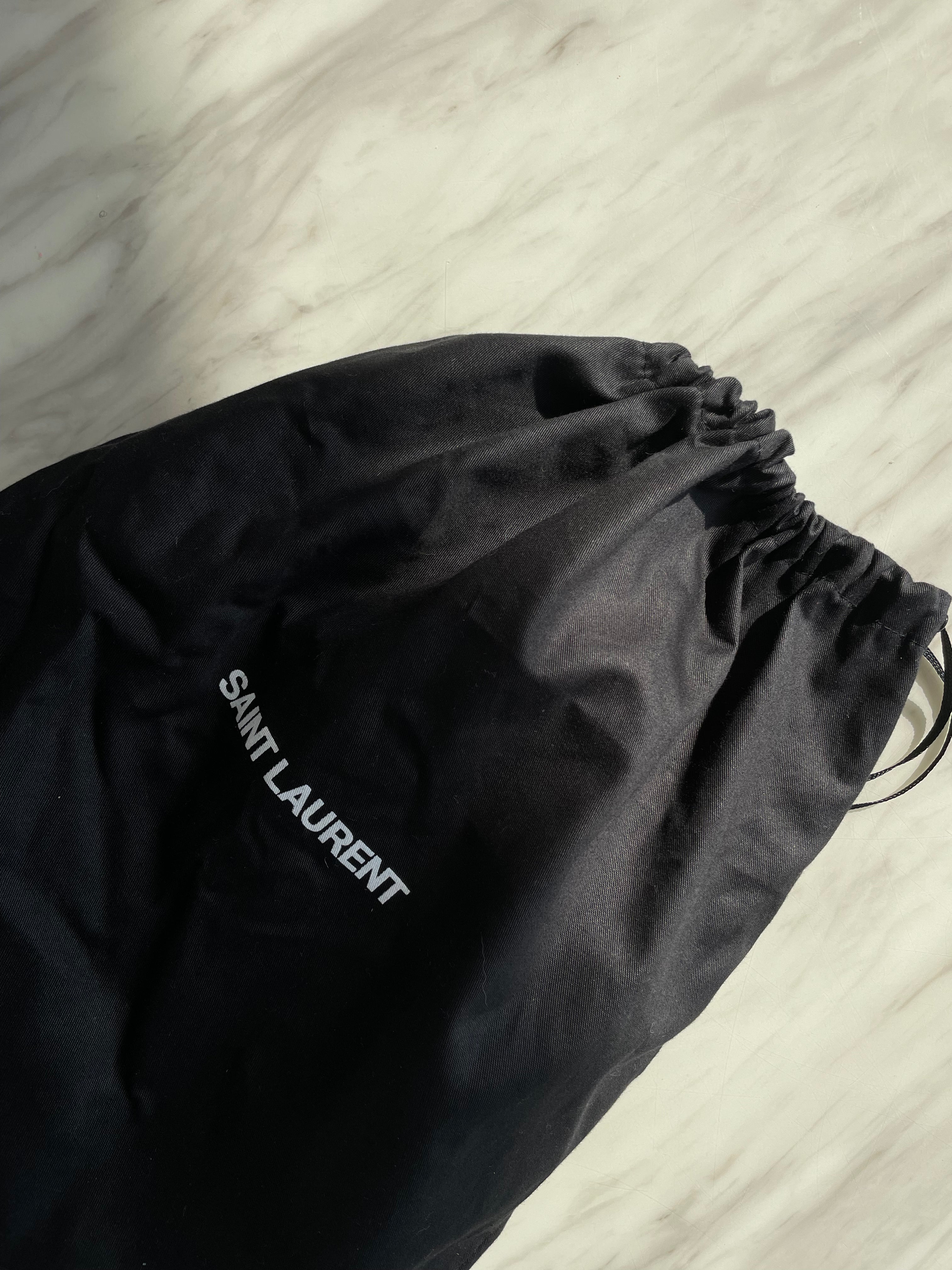 Saint Laurent Le 5 a 7 hobo Black bag