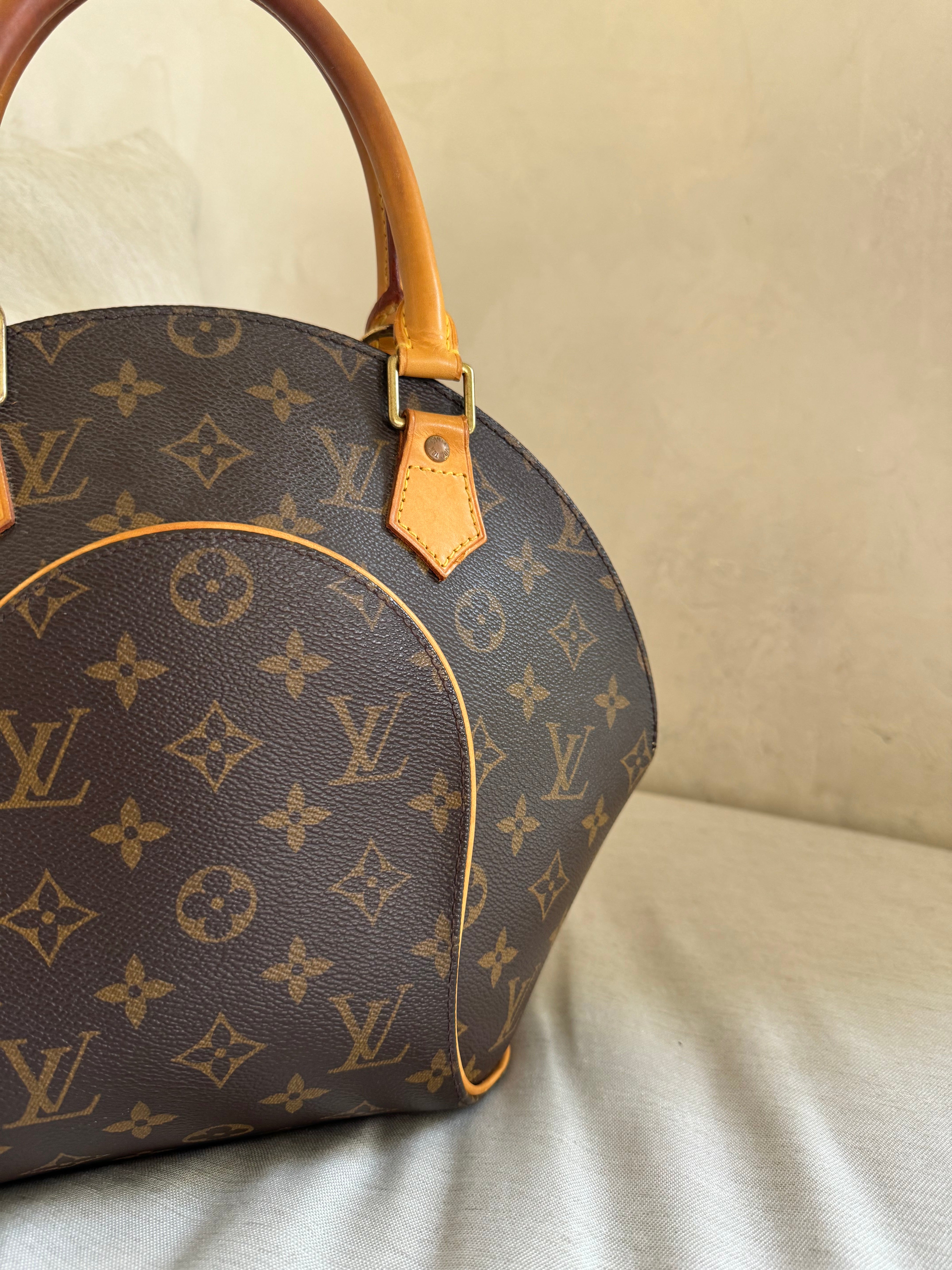 Louis Vuitton Ellipse MM Bag