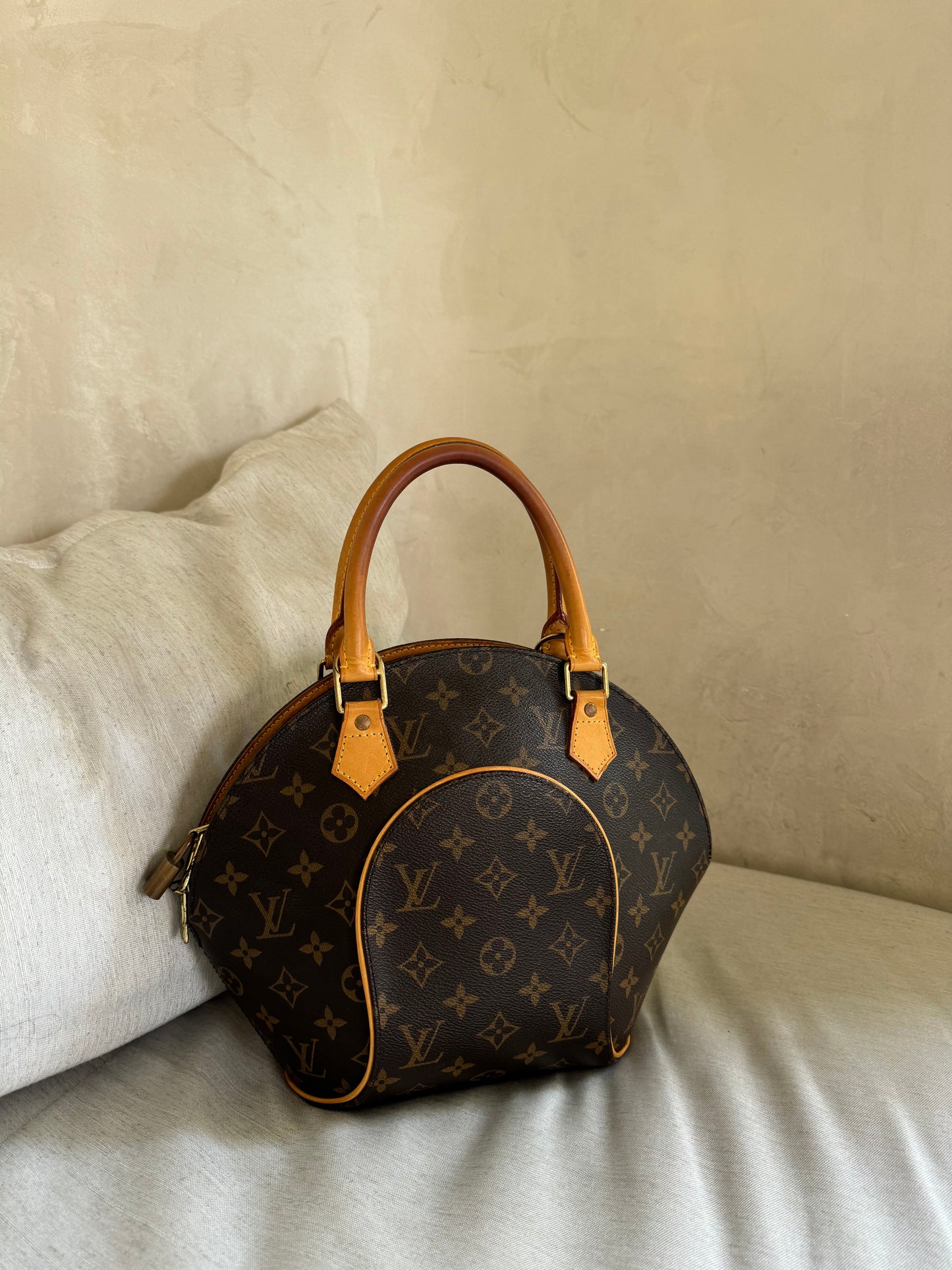 Louis Vuitton Ellipse MM Bag