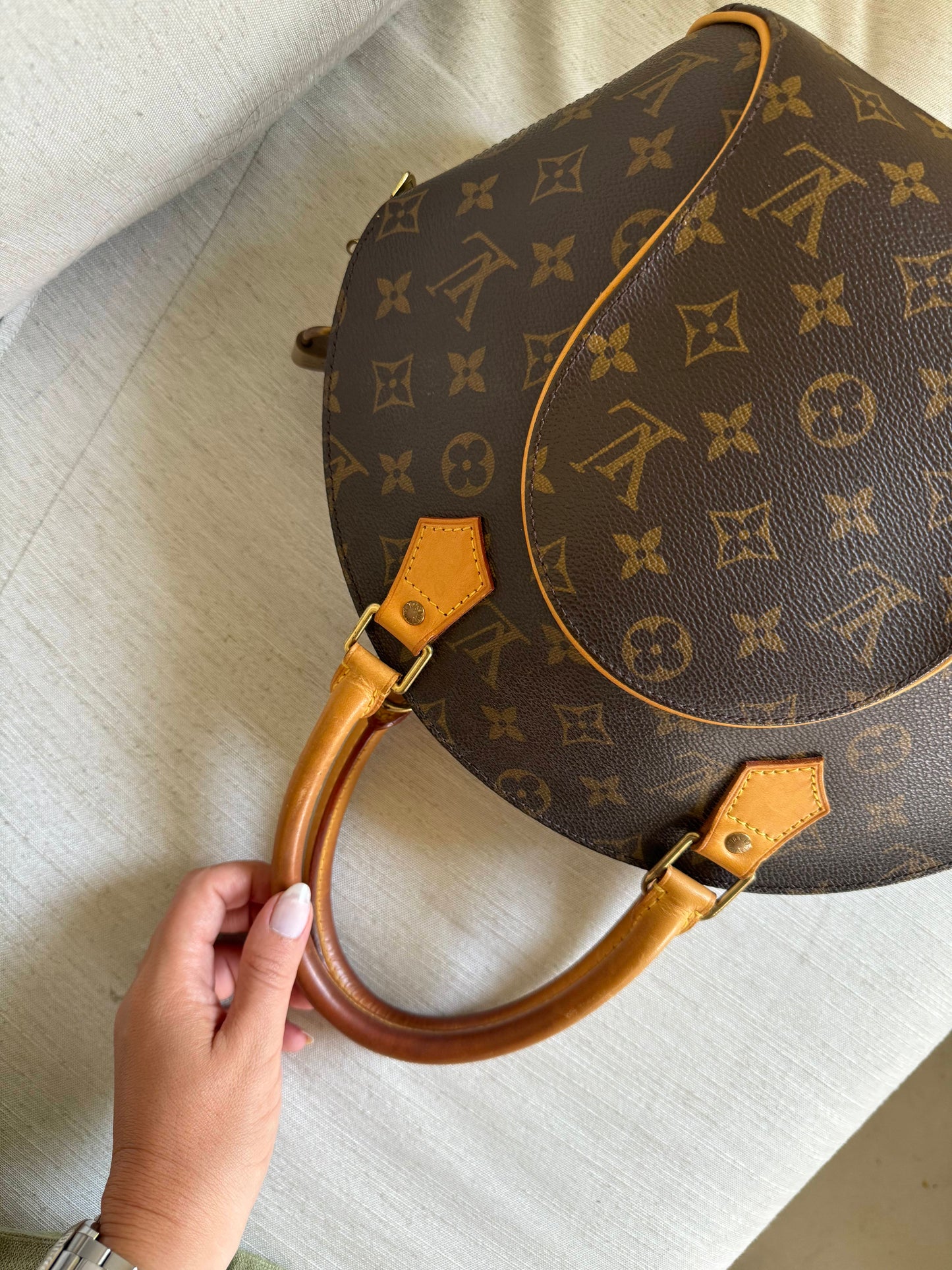 Louis Vuitton Ellipse MM Bag